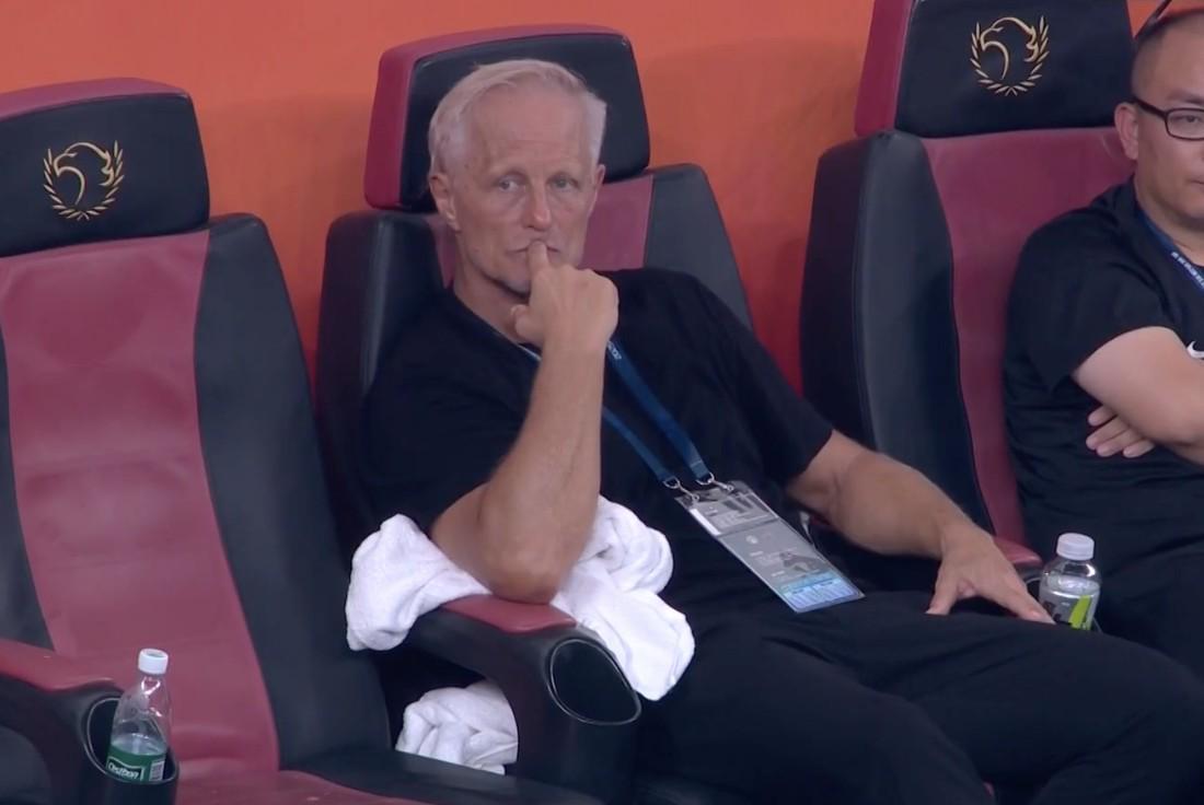 安德森：升班马想客胜卫冕冠军很难，半场因伤病被迫换人